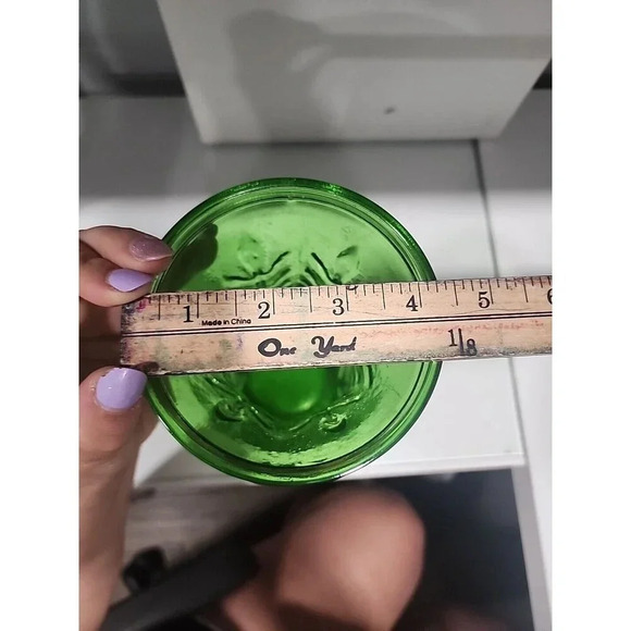 FTD Emerald Green Glass Flower Vase 10” Decorative Leaf Design Vintage 1976 - Picture 2 of 3